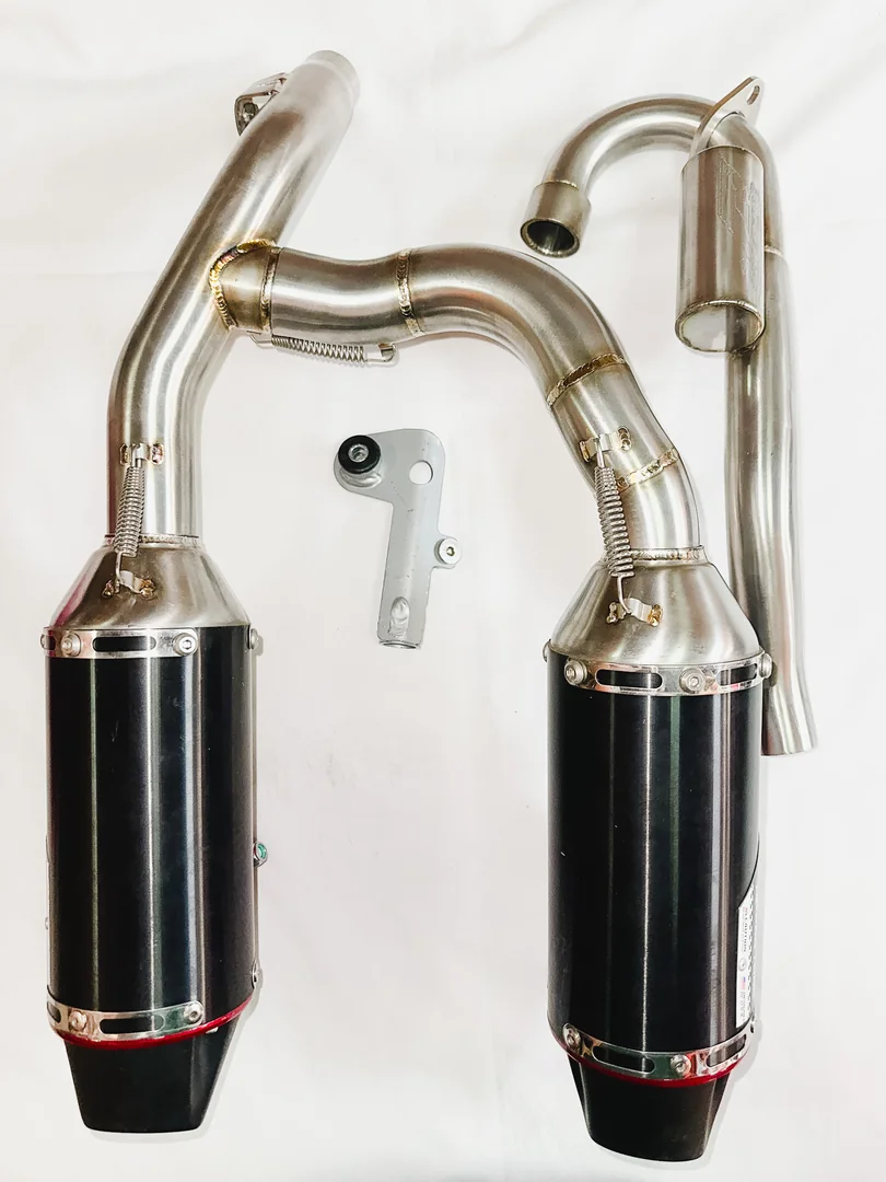 Escape ProTork Powercore 3 Salida Doble con curva Crf 230 Negro + Cacha lateral